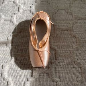 Freed Studios Opera, size 3 1/2 C